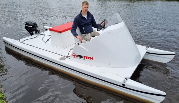Coachen en filmen vanuit een catamaran? Roeiwerf.nl maakt het mogelijk