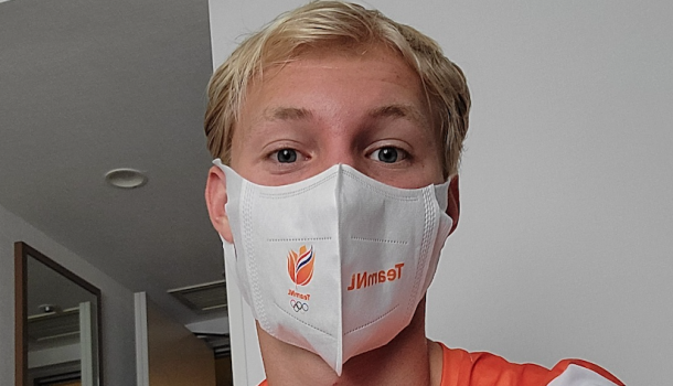 Video: Besmette Finn Florijn vanuit zijn quarantainehotel, ‘havermout met water’